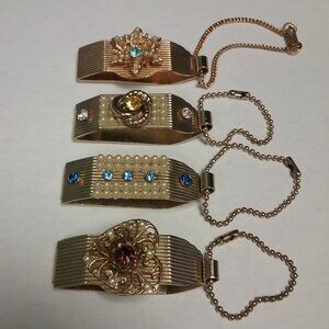 Vintage Gold Tone Glove Clip with Chain 1950's